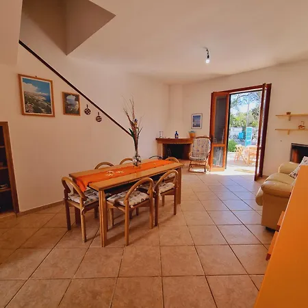 Residenza Viola In Baia Ferienhaus *